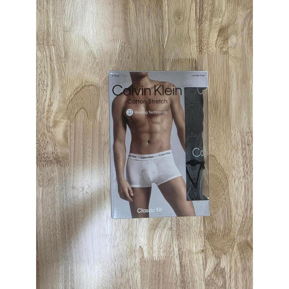 Calvin Klein Men Cotton Stretch Boxers - White and Black